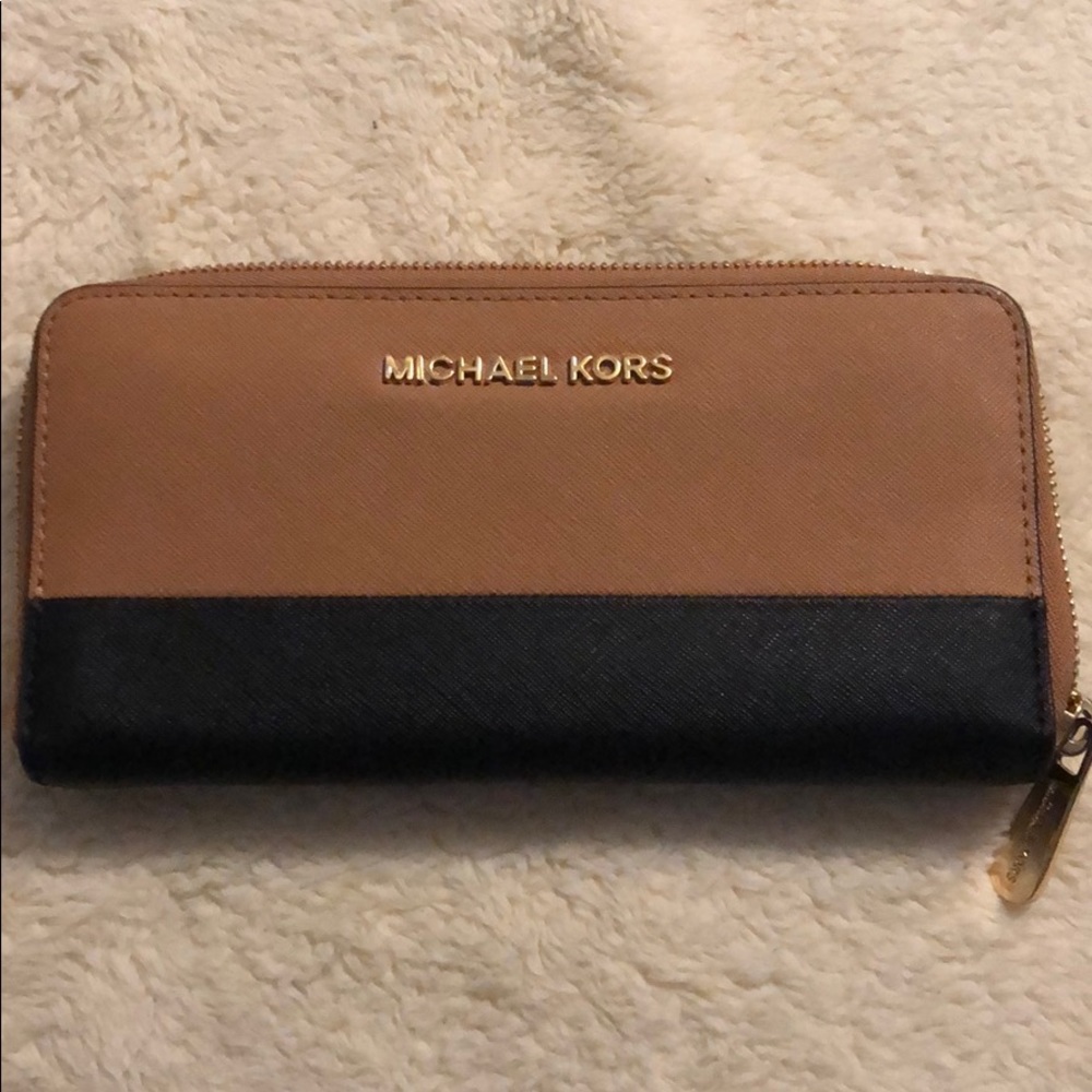 Michael Kors two tone wallet